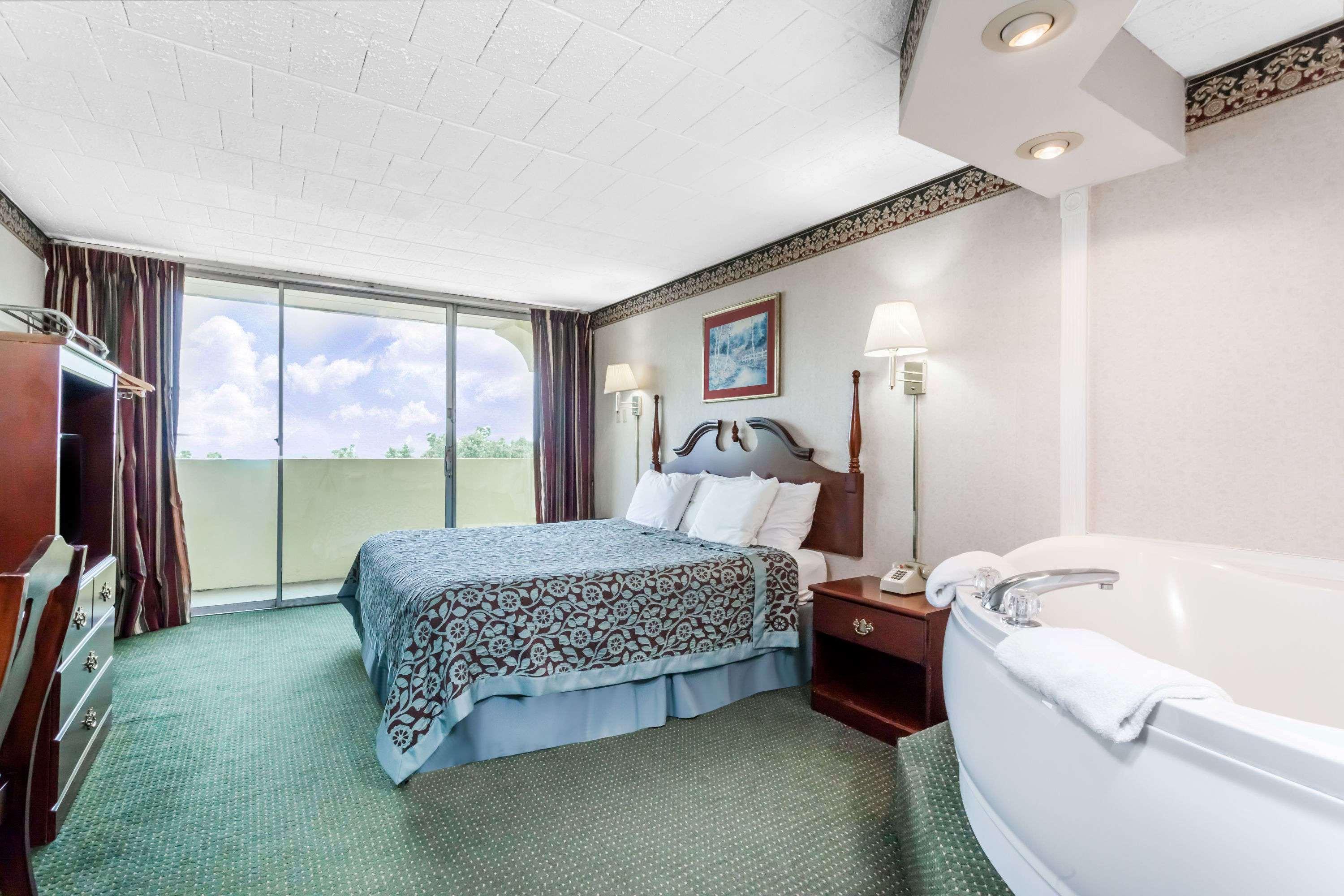 Days Inn By Wyndham Таннерсвилл Экстерьер фото