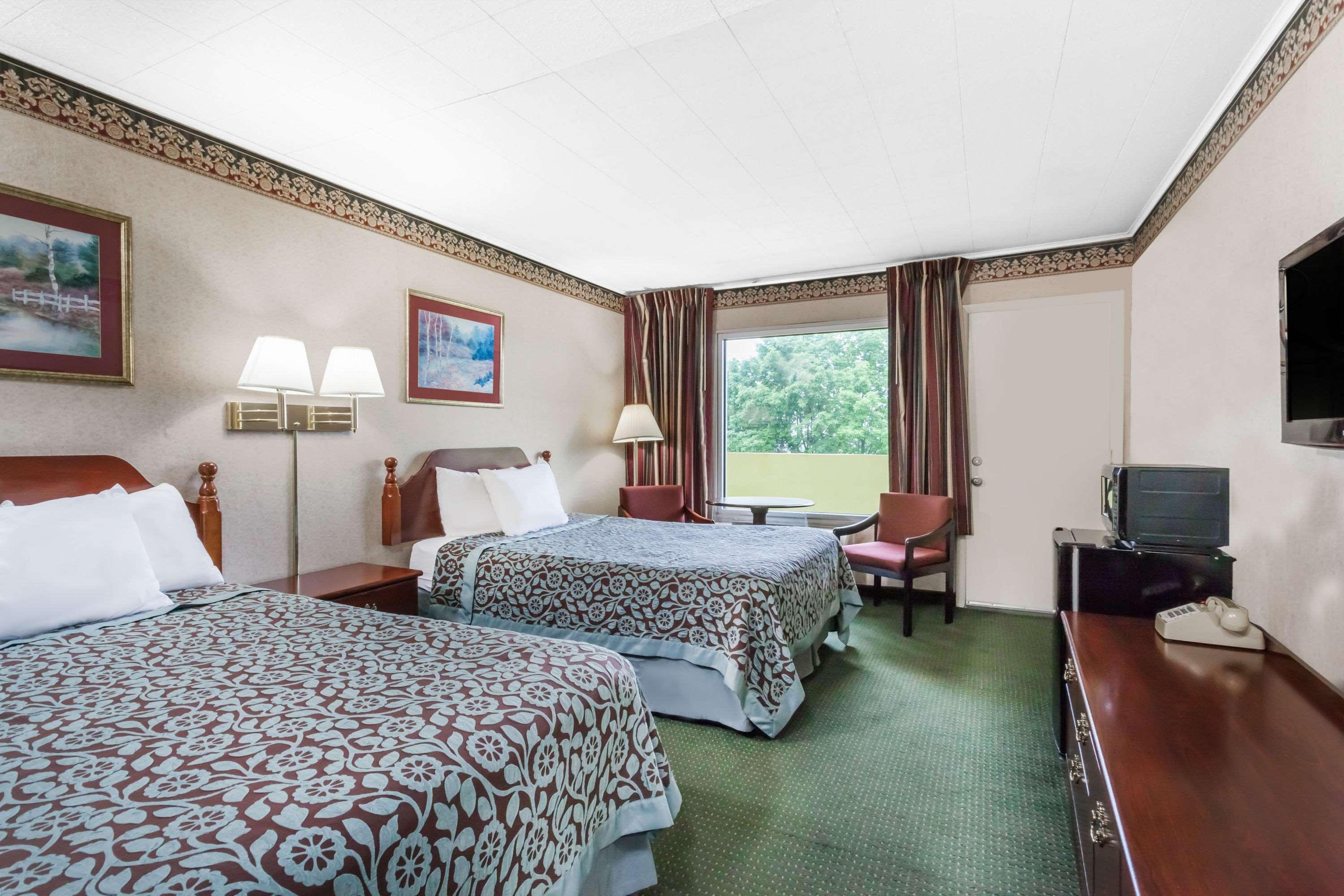 Days Inn By Wyndham Таннерсвилл Экстерьер фото